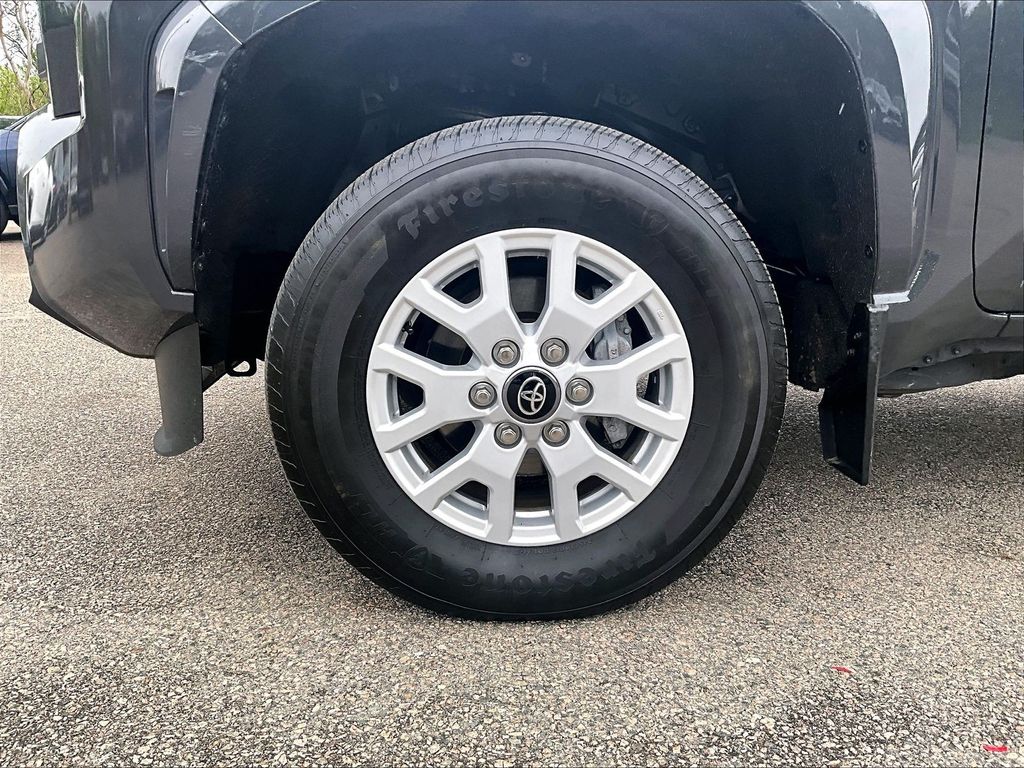 2024 Toyota Tacoma — photo 7