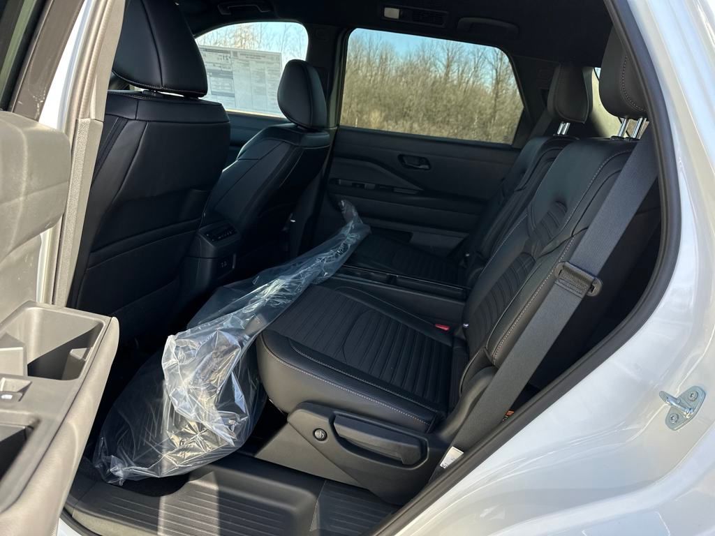 2025 Nissan Pathfinder Rock Creek photo
