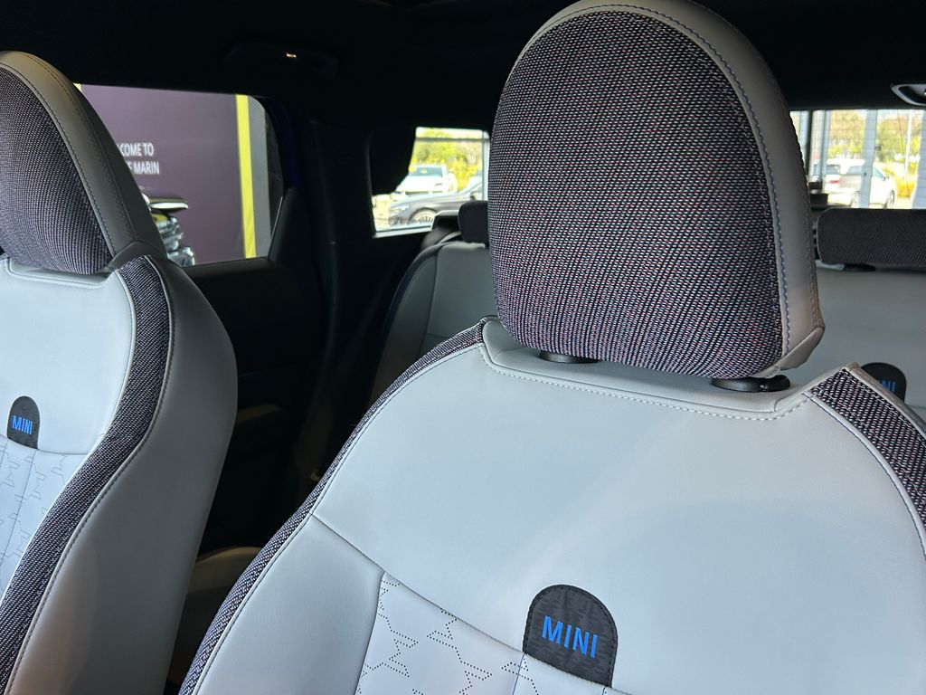 Thumbnail: 2027 MINI Cooper Countryman - 14
