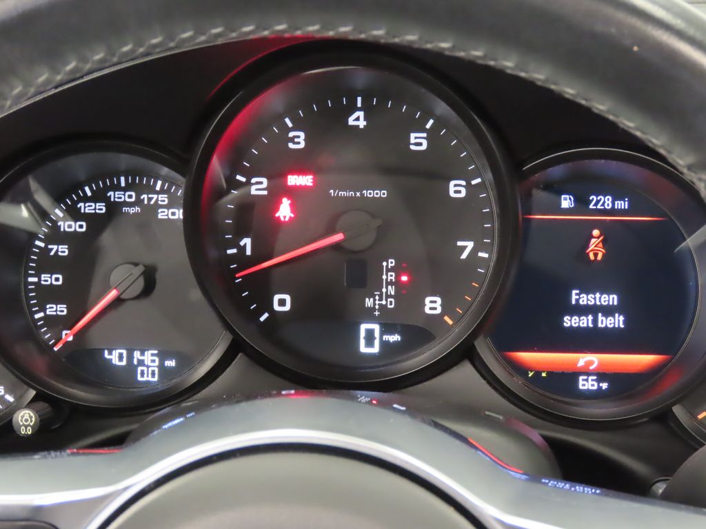 Thumbnail: 2018 Porsche 911 - 24