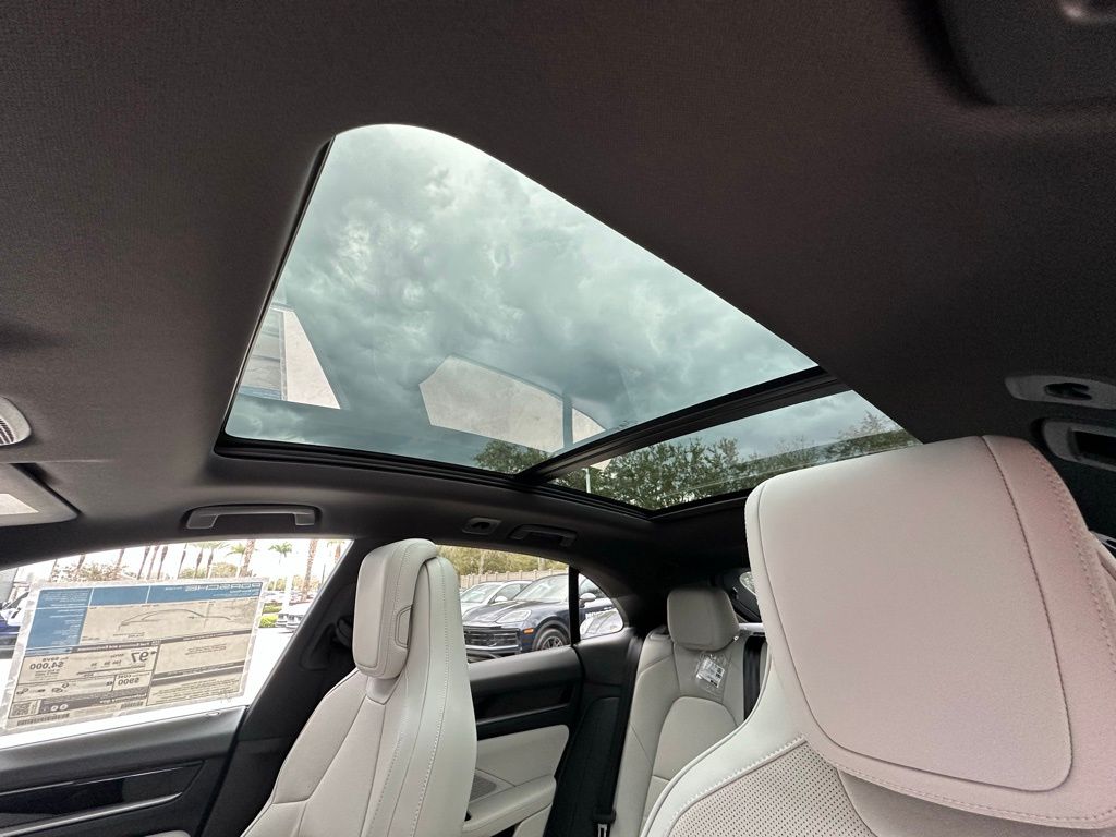 Thumbnail: 2026 Porsche Macan - 24