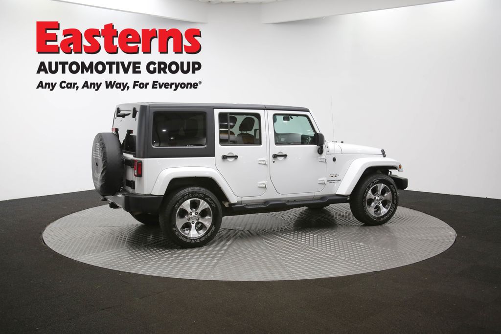 Used 2018 White Jeep Unlimited Sahara image 41