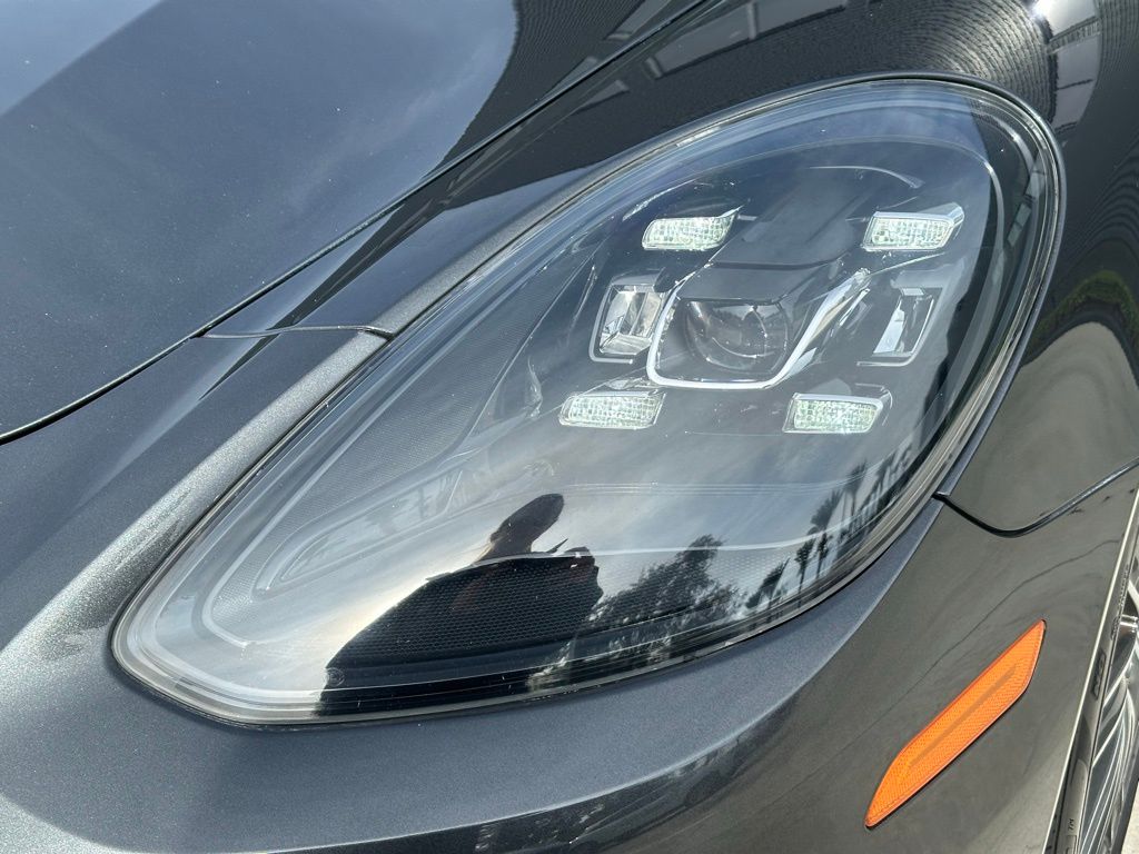 Thumbnail: 2018 Porsche Panamera - 13