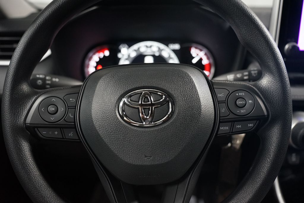 Thumbnail: 2025 Toyota RAV4 - 16