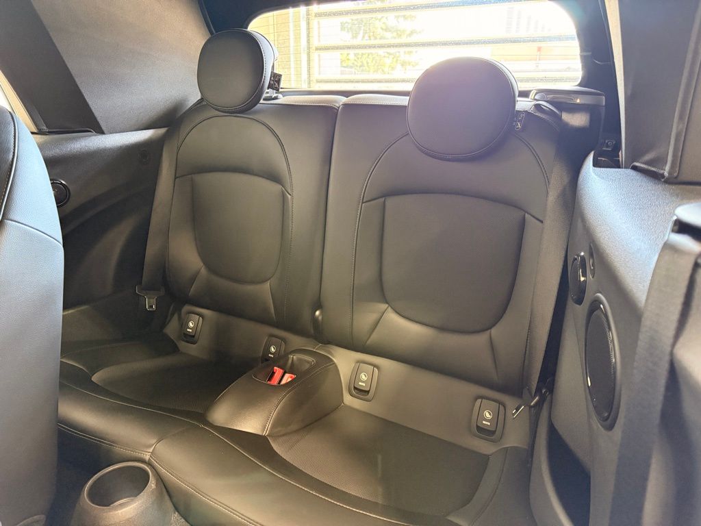 Thumbnail: 2020 MINI Cooper - 20