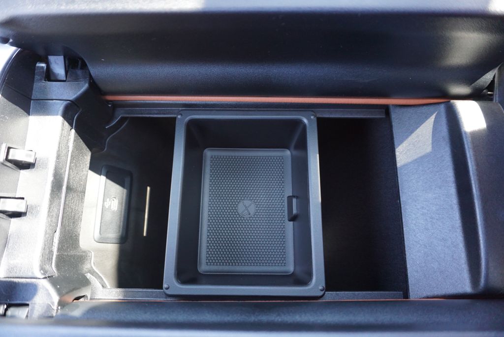 Thumbnail: 2026 Mercedes-Benz GLC - 26