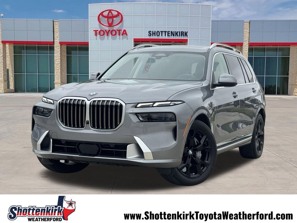 2025 BMW X7 xDrive40i's photo