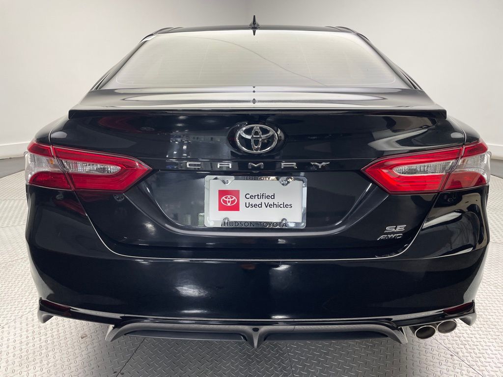 2020 Toyota Camry SE 6