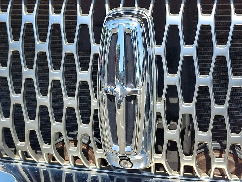 Thumbnail: 2019 Lincoln Nautilus - 31