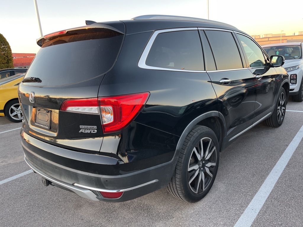 Thumbnail: 2019 Honda Pilot - 3