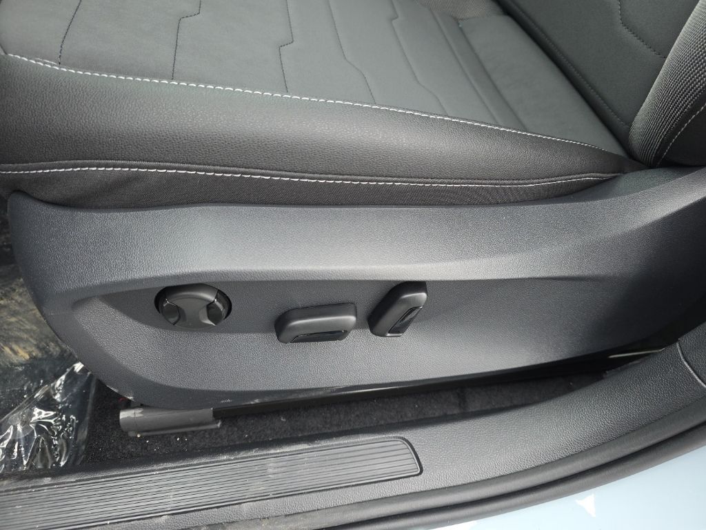2026 Volkswagen Taos 1.5T SE Black Gray at Sutliff Volkswagen