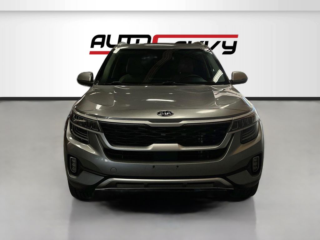 Used 2021 Steel Gray Kia SX image 2