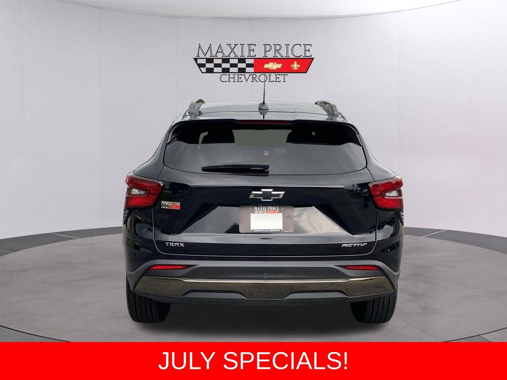 Used 2025 Chevrolet Trax SUV