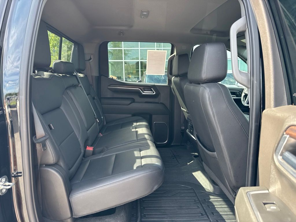 Used 2024 Black GMC SLT image 20