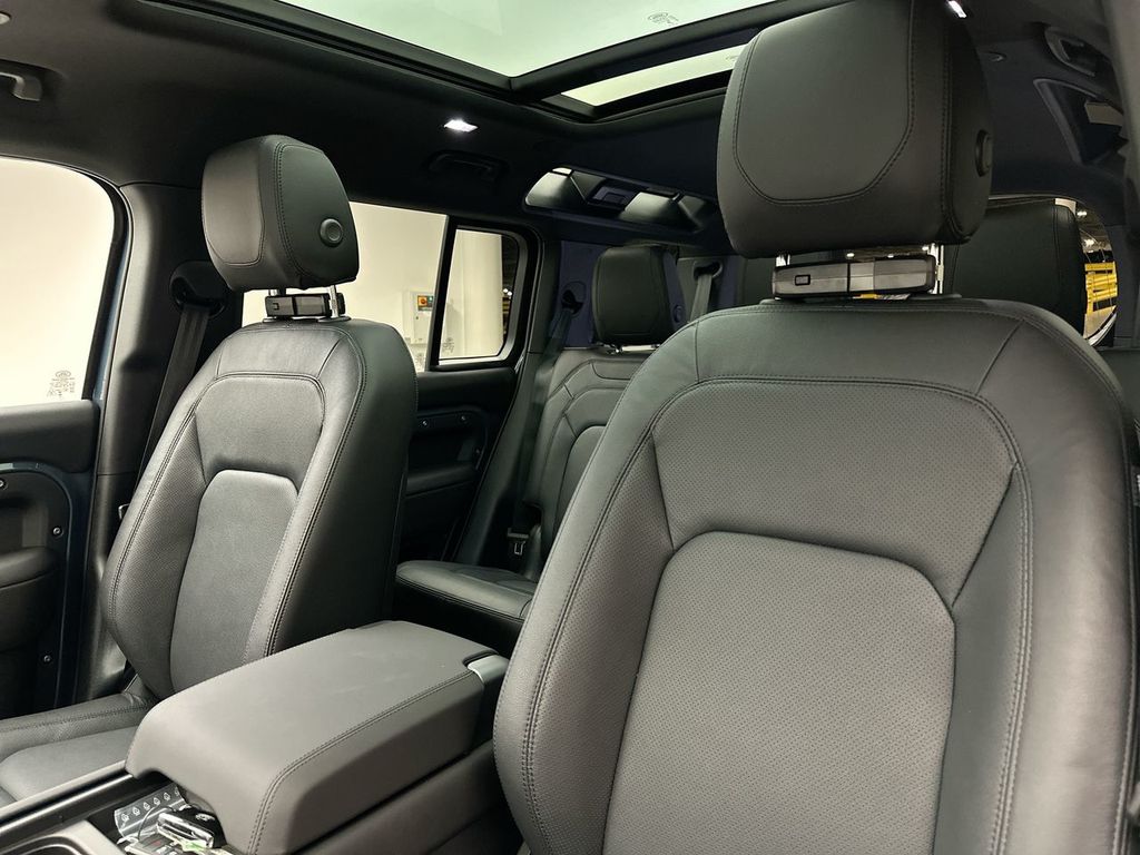 2024 Land Rover Defender 110 17