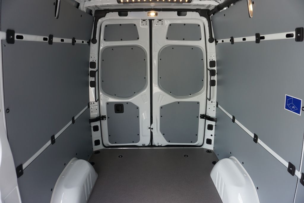 Thumbnail: 2025 Mercedes-Benz Sprinter - 23