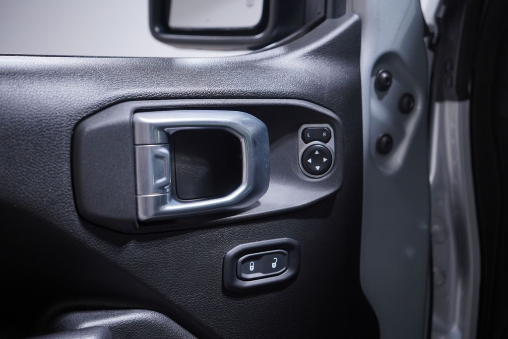 Thumbnail: 2024 Jeep Wrangler - 17