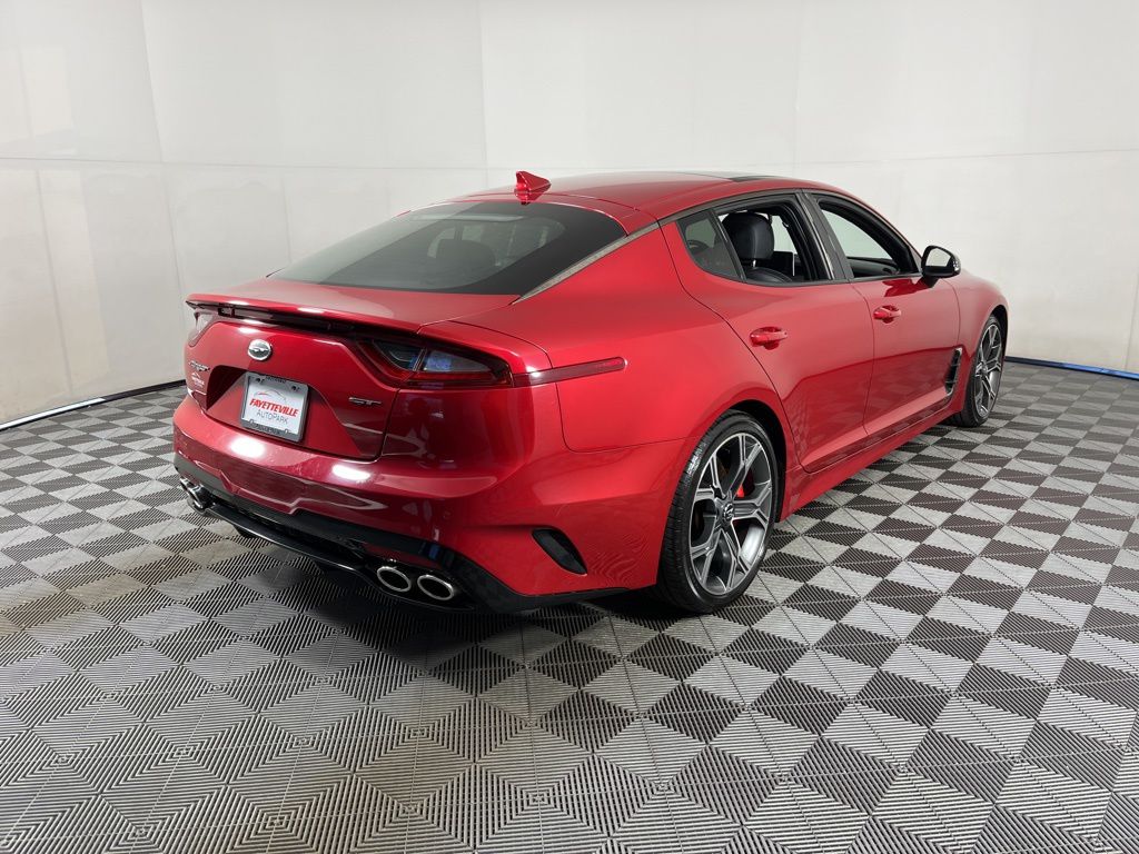 Thumbnail: 2018 Kia Stinger - 16