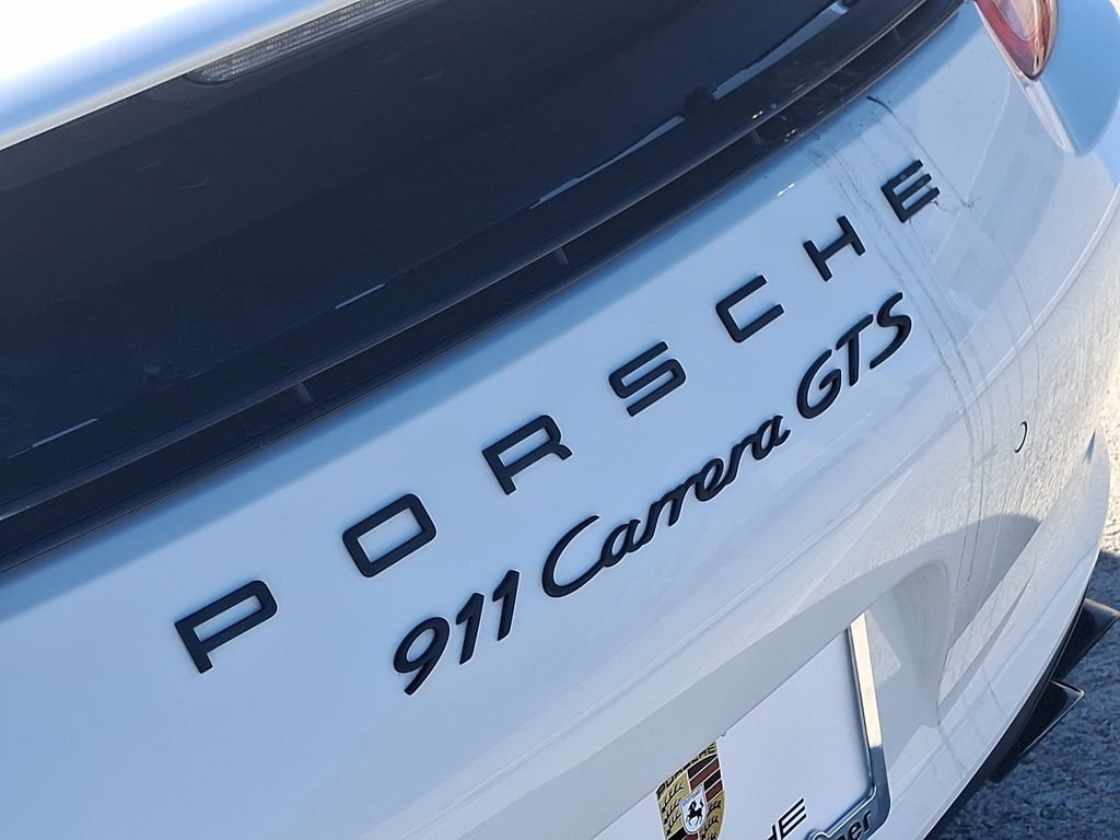 2015 Porsche 911 Carrera S 29