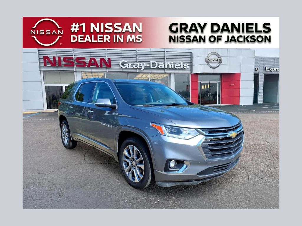 2021 Chevrolet Traverse FWD Premier's photo
