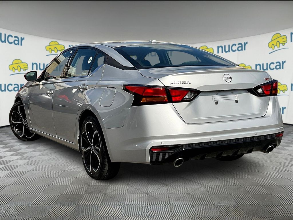 2023 Nissan Altima — photo 4