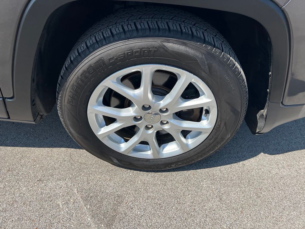 Used 2015 Jeep Cherokee SUV