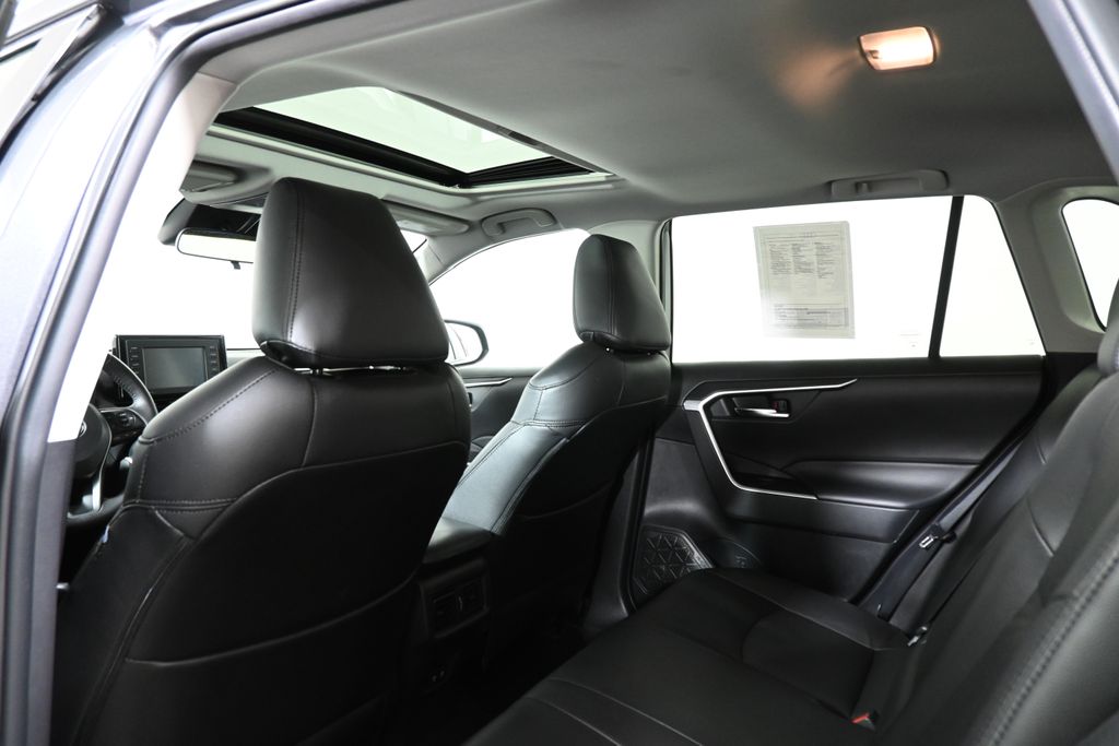 Thumbnail: 2021 Toyota RAV4 - 30