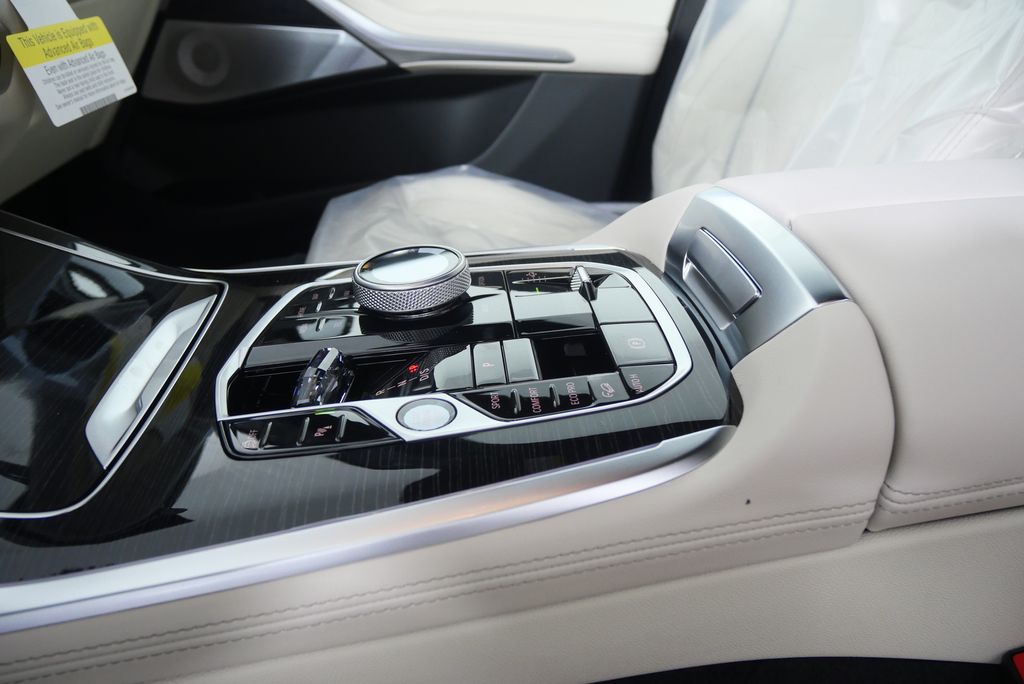 Thumbnail: 2026 BMW X7 - 24