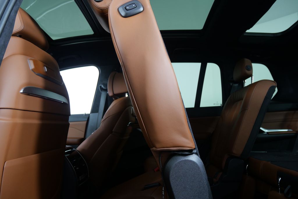 2024 BMW X7 xDrive40i 17