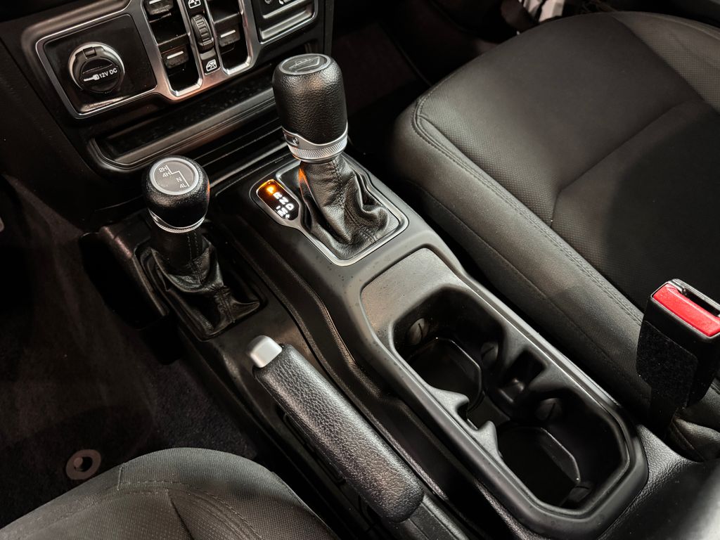 2022 Jeep Gladiator Sport