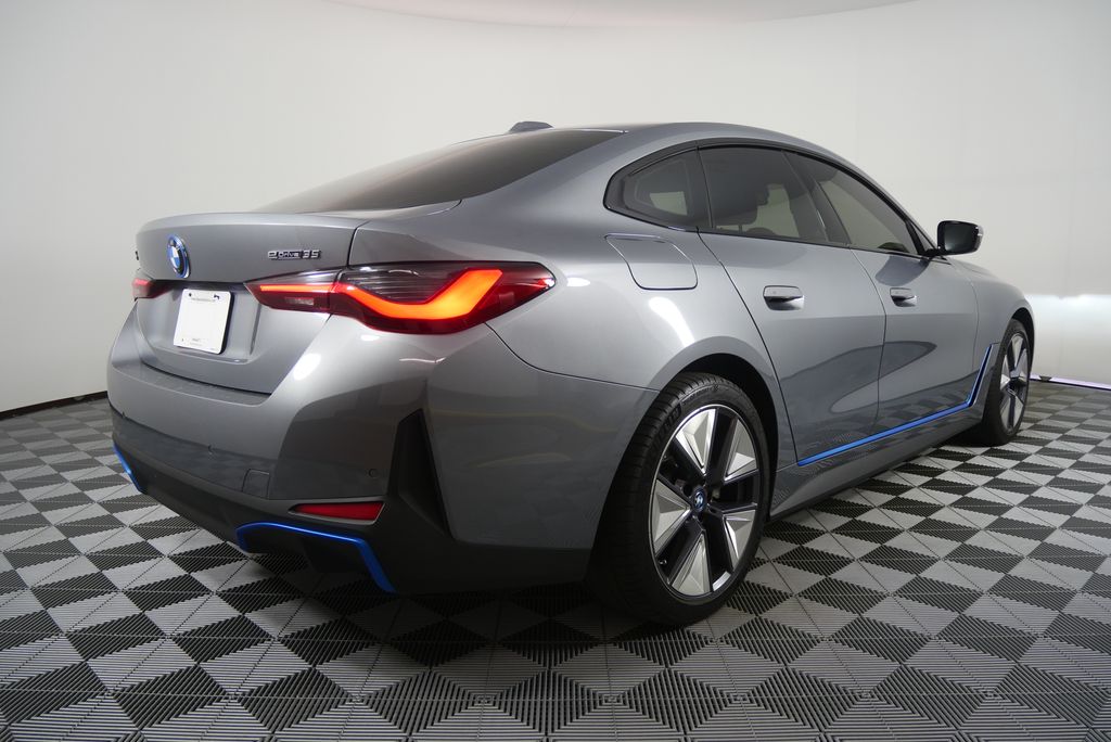 Thumbnail: 2023 BMW i4 - 3
