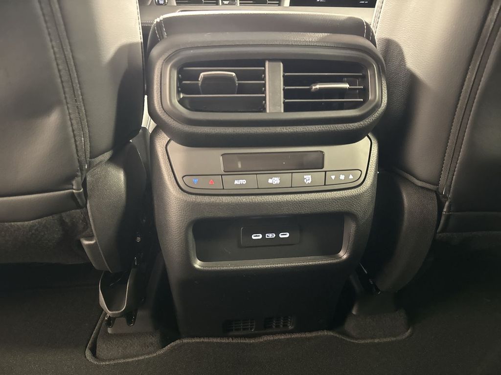 new 2025 Honda Pilot car, priced at $51,550