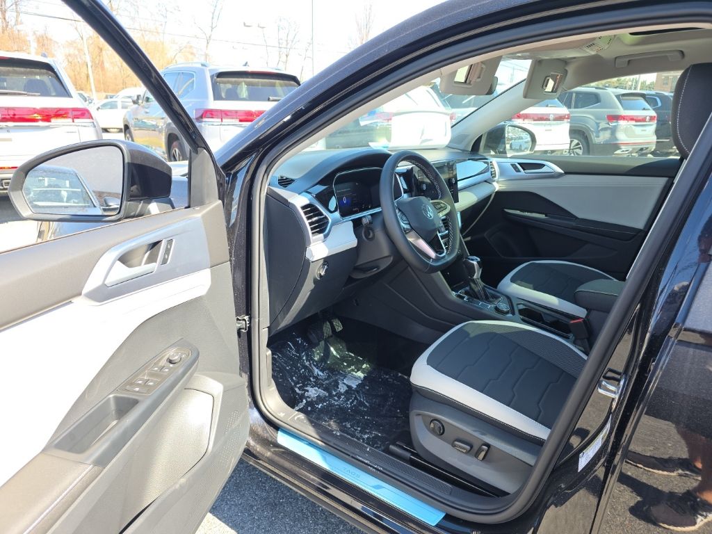 2026 Volkswagen Taos 1.5T SE - 8