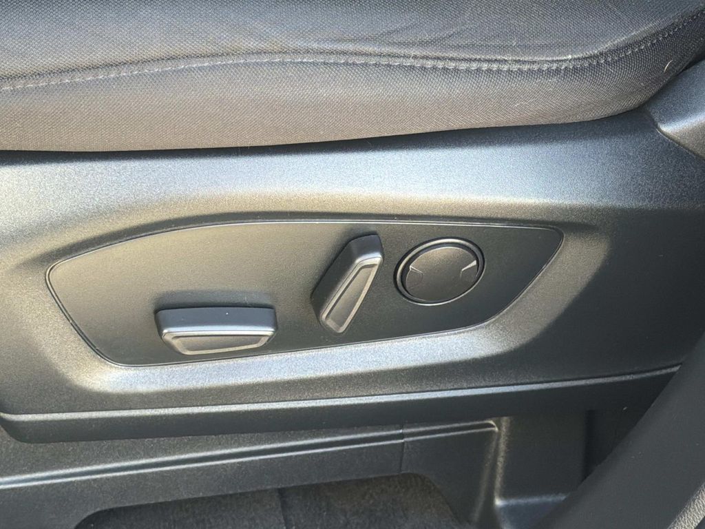 Used 2022 Ford Explorer XLT 4D Sport Utility