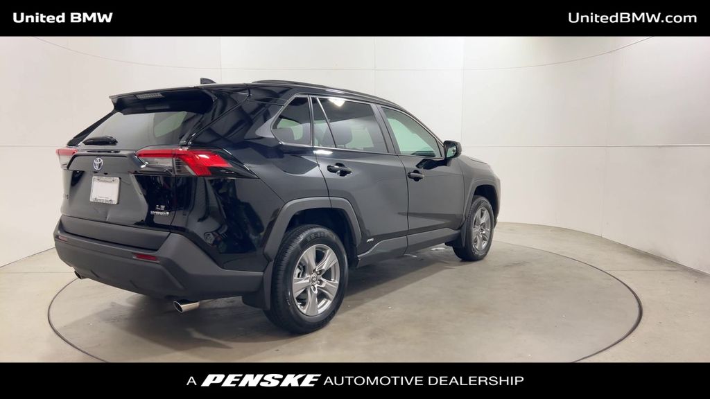 Thumbnail: 2023 Toyota RAV4 - 8