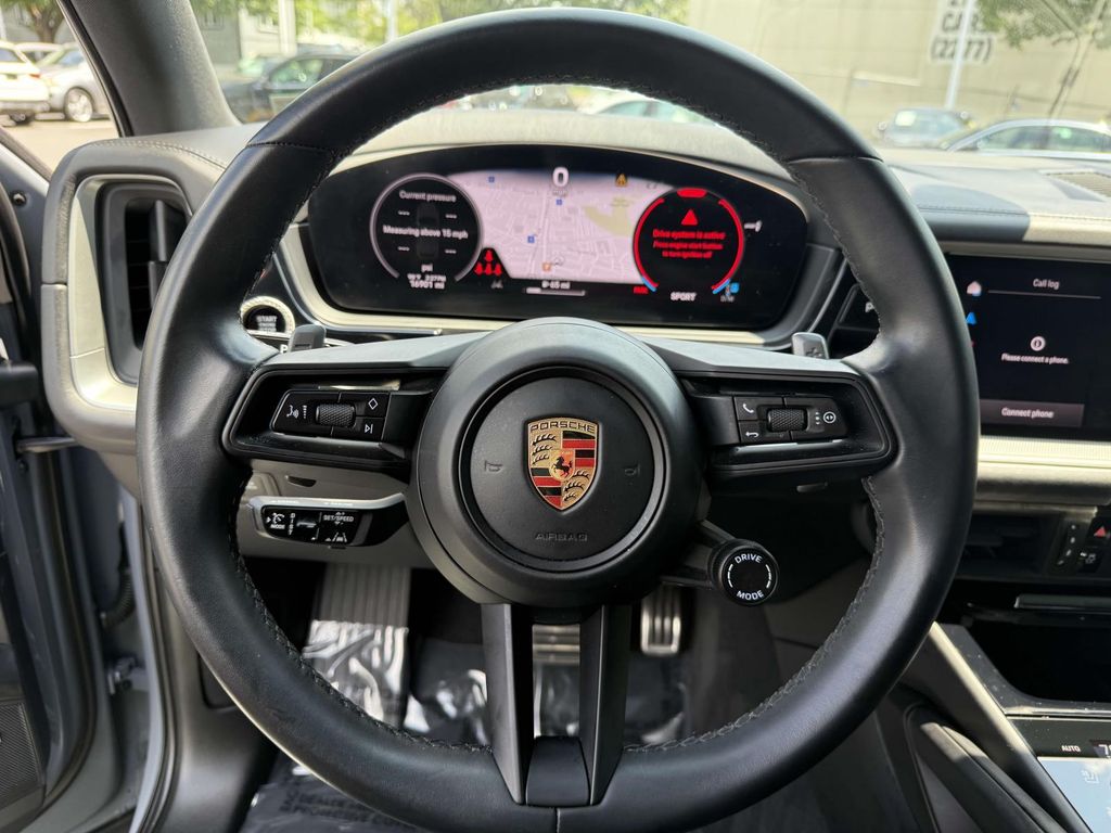 Thumbnail: 2024 Porsche Cayenne - 16