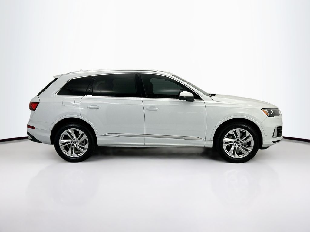 Thumbnail: 2023 Audi Q7 - 4