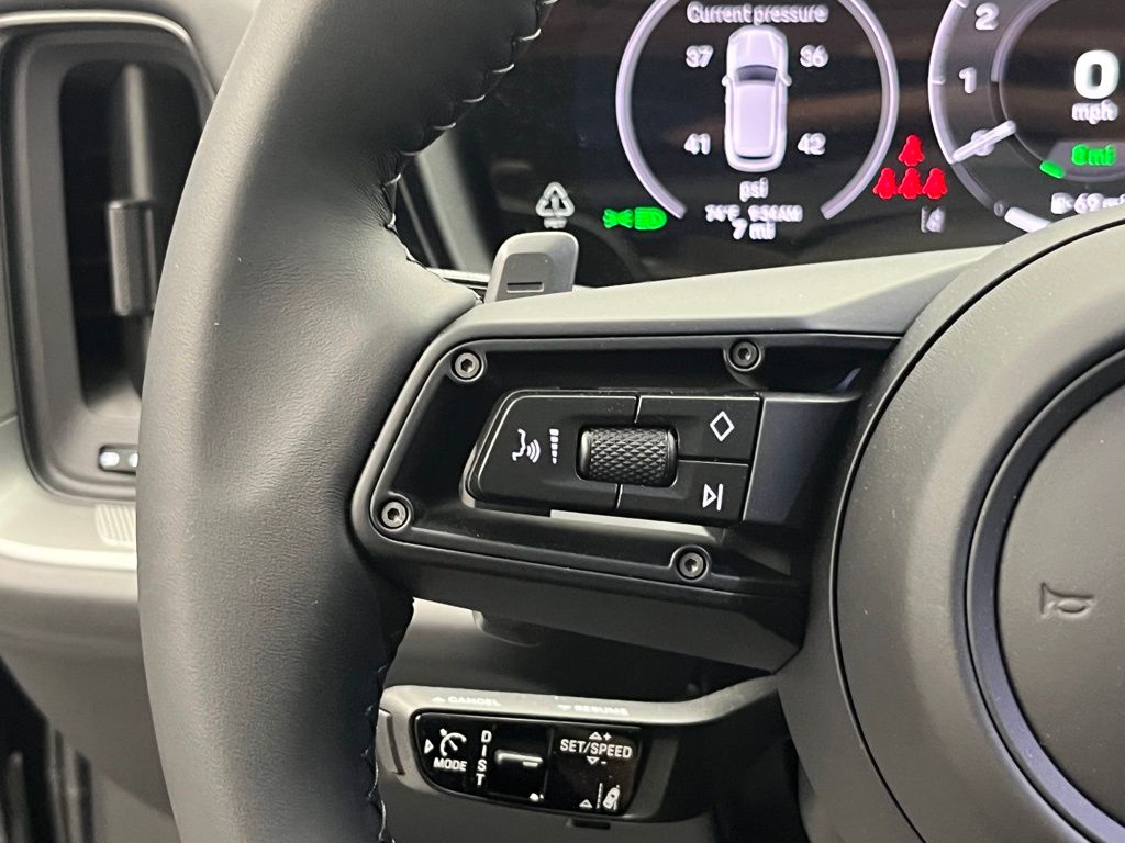 Thumbnail: 2026 Porsche Cayenne - 13