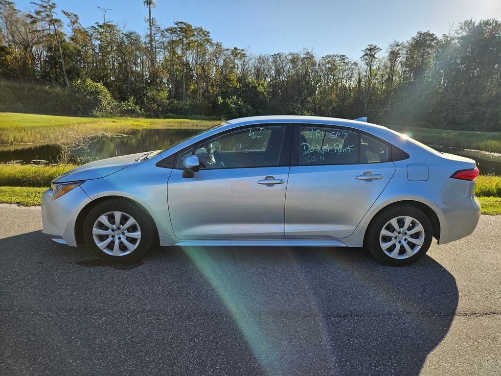 2022 Toyota Corolla LE 2