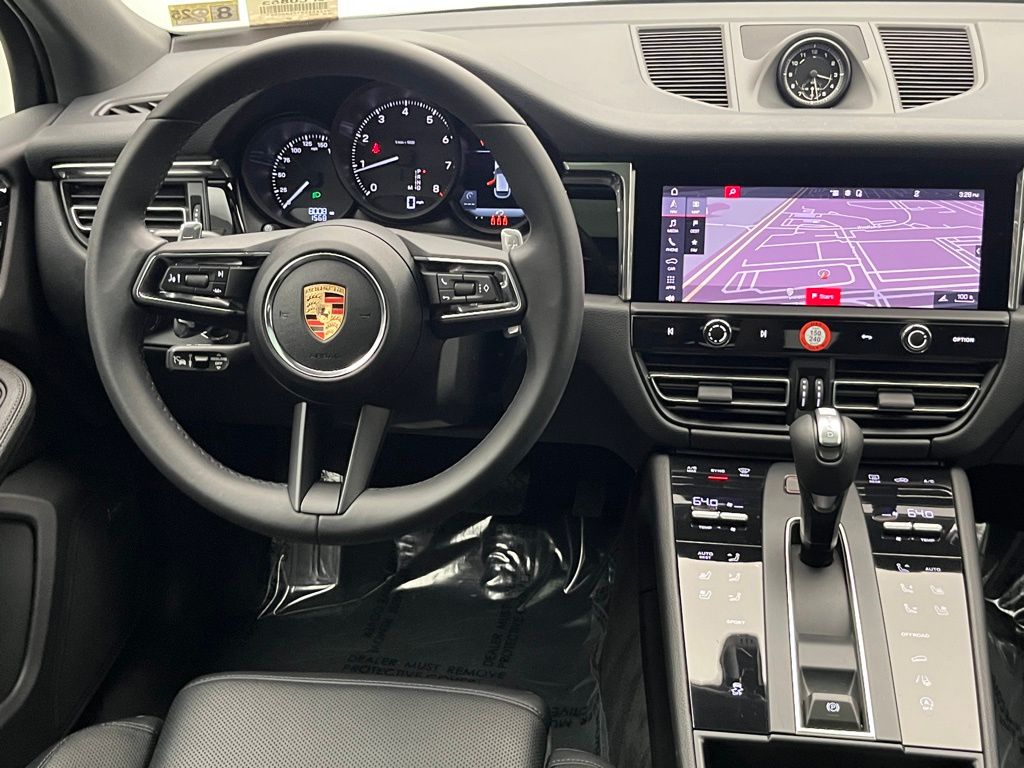 Thumbnail: 2025 Porsche Macan - 28