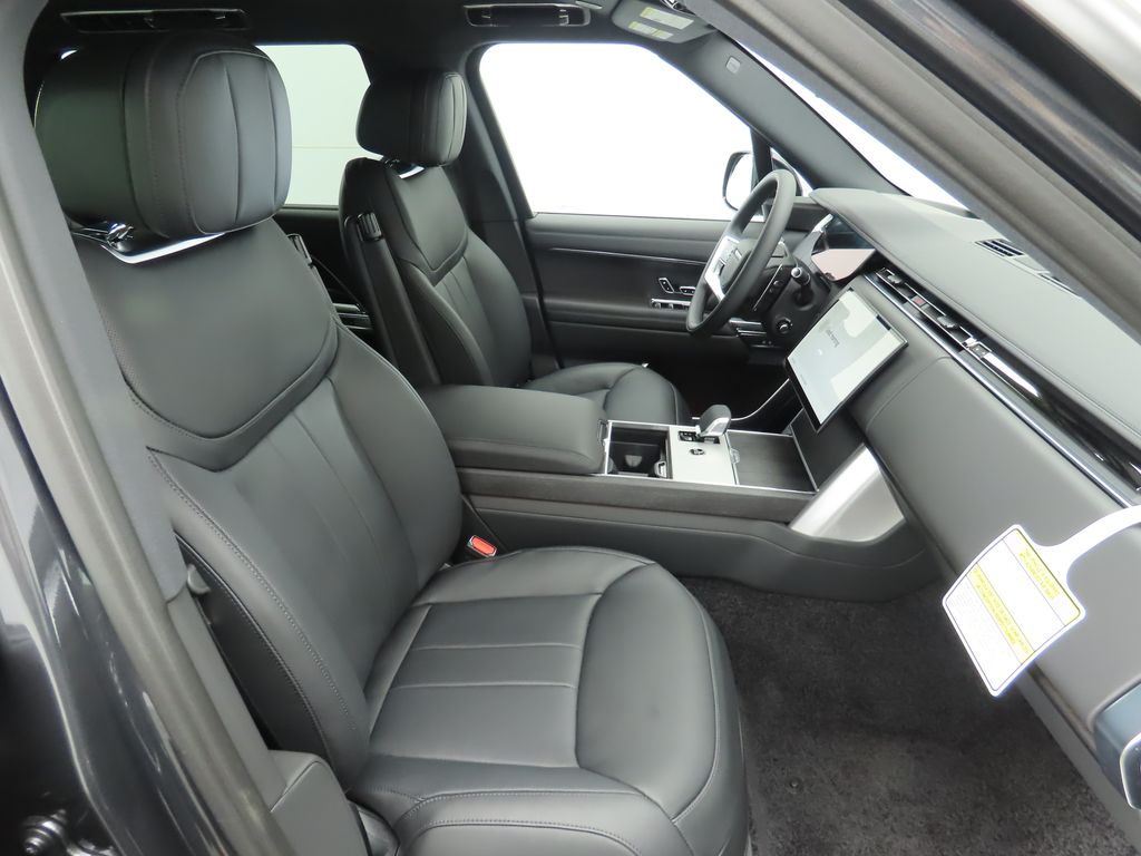 2025 Land Rover Range Rover SE 22