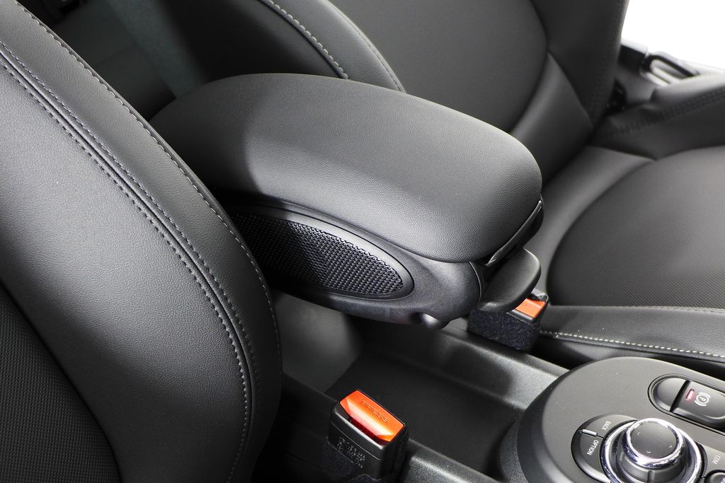 2024 MINI Cooper SE 17