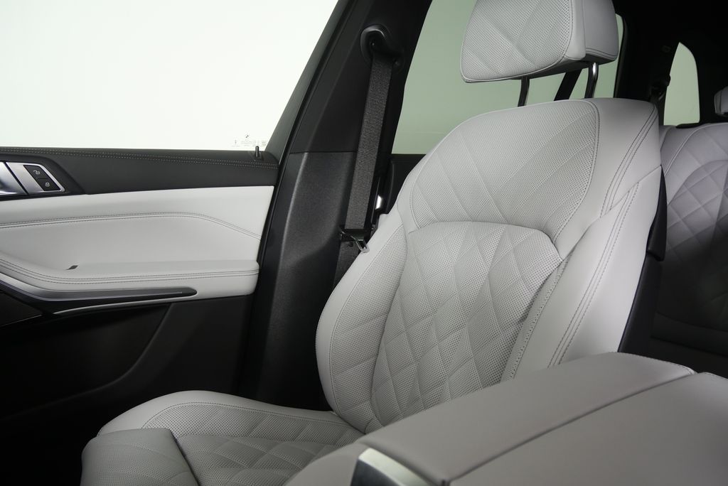 Thumbnail: 2026 BMW X5 - 22