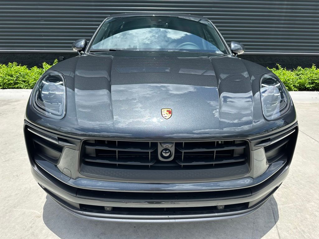 Thumbnail: 2025 Porsche Macan - 7