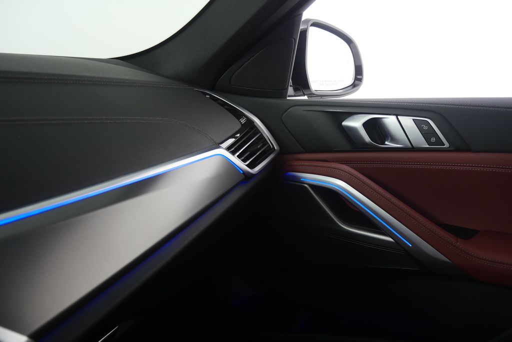Thumbnail: 2022 BMW X6 - 32