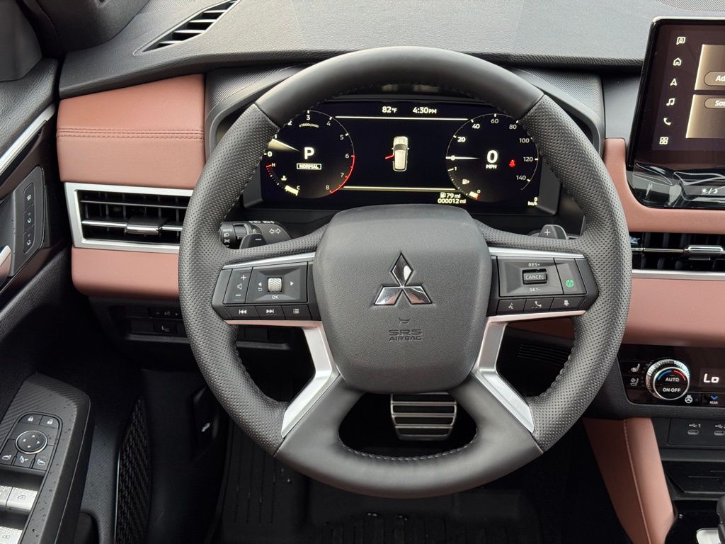 2025 Mitsubishi Outlander SEL photo 16