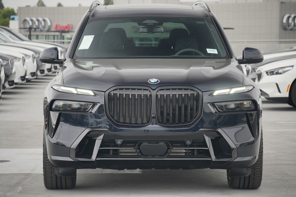 2025 BMW X7 xDrive40i 2