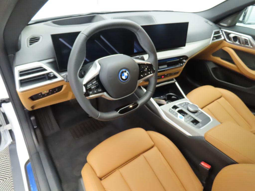 Thumbnail: 2025 BMW i4 - 9