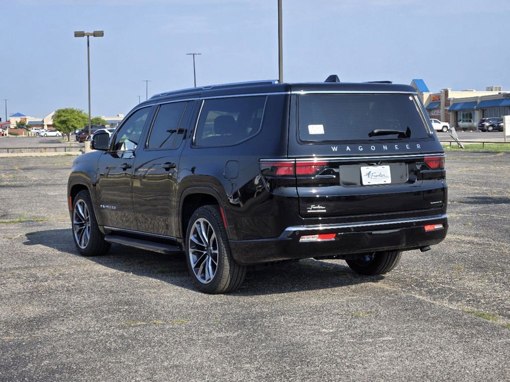 2023 Jeep Wagoneer L Series II 3