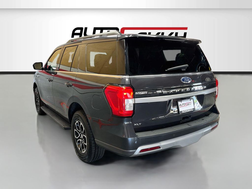 Used 2024 Gray Metallic Ford XLT image 5